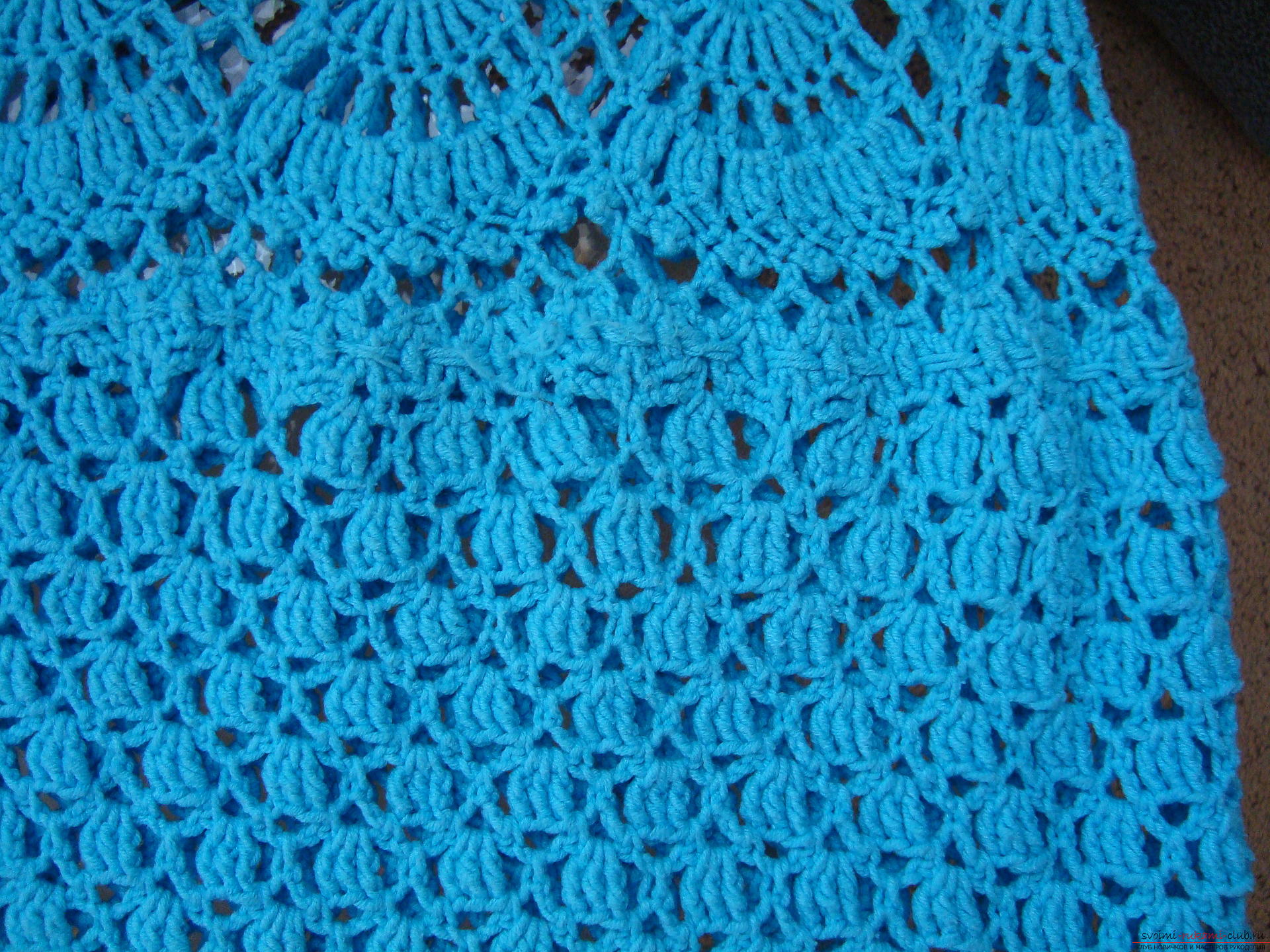 Step-by-step instruction on the binding of a turquoise dress with a crochet. Photo number 12