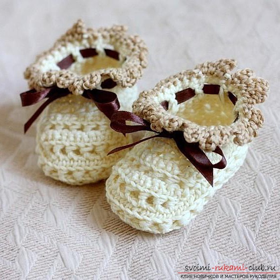 Beautiful baby booties, connected with their own hands. Photo №1