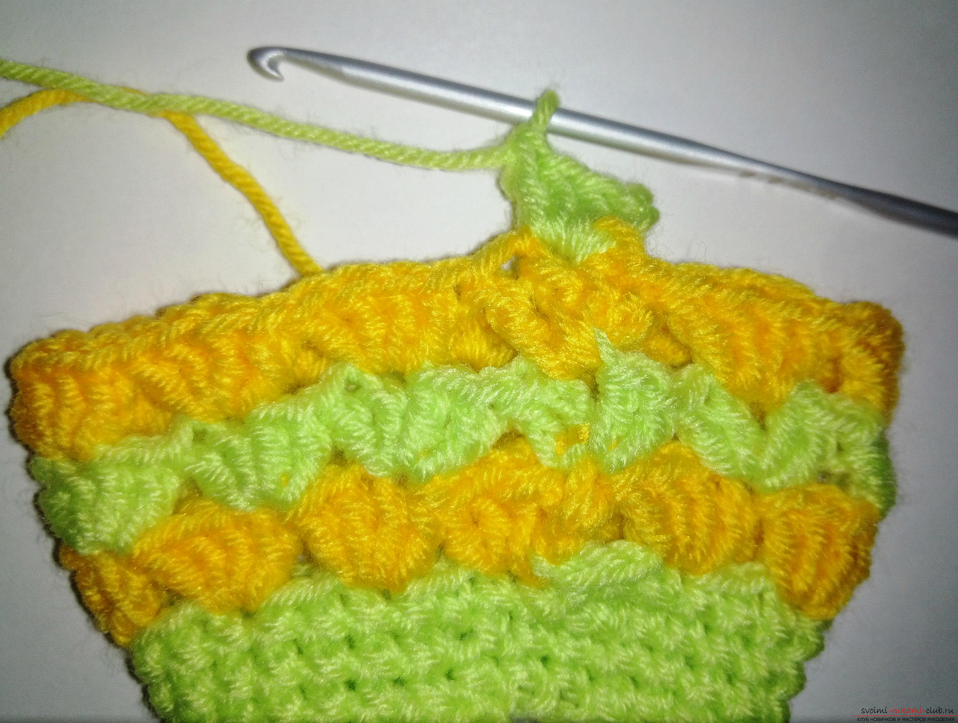 A master class with a photo and a description of the process will teach how to tie fishnet mitts crochet. Photo №7