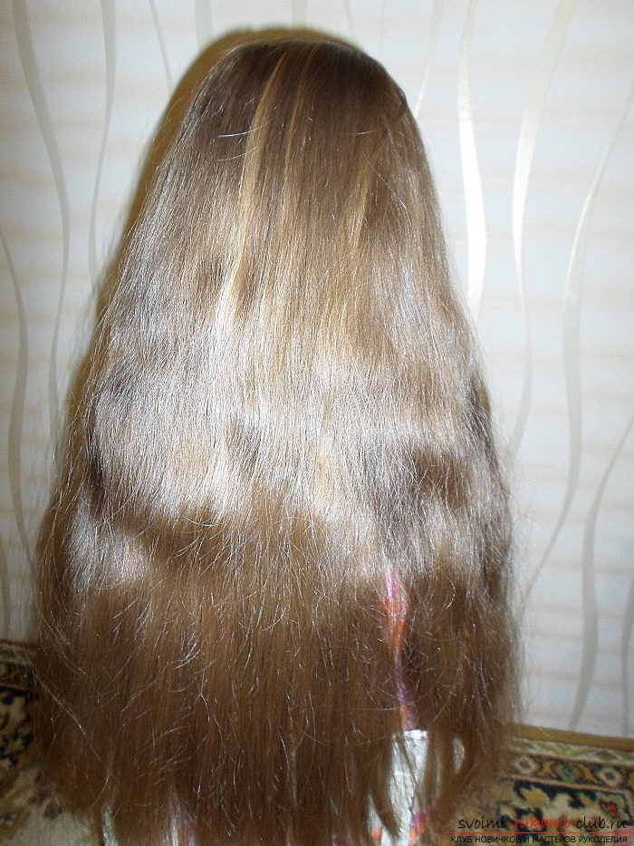 We create an easy and at the same time very original hairstyle in Greek style on long hair. Photo №1