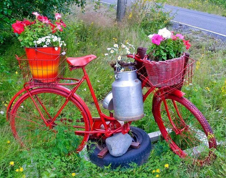 велосипед як декор саду