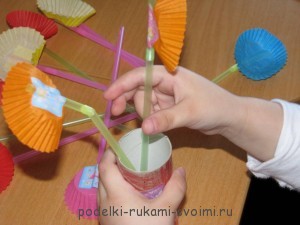  Paper flowers with their own hands.