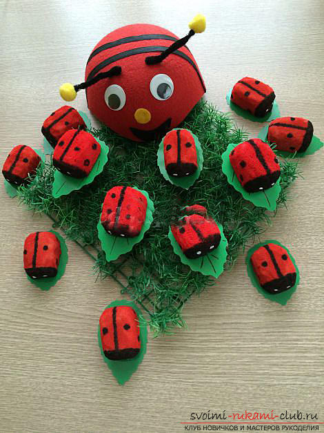 How to make a gift by March 8 with your own hands - a ladybug from a foam sponge. Photo # 2