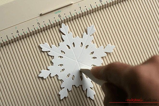 New Year snowflakes with their own hands - techniques and creative ideas for home. Photo # 2