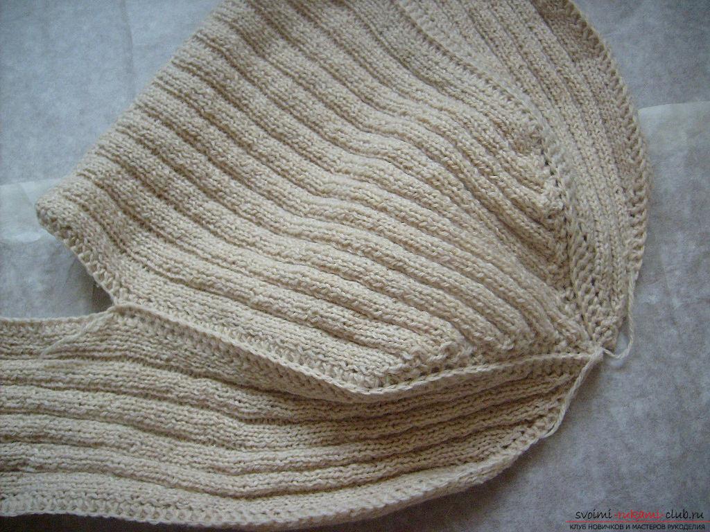 Ez a mesterkurzus a mintával megtanítja, hogyan kell megkötözni egy kalapot a füllánnyal kötőtűkkel. # 14