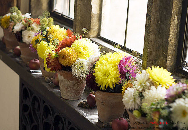 Bright autumn bouquets are made by themselves, according to the advice of the best masters of their craft. Photo №1