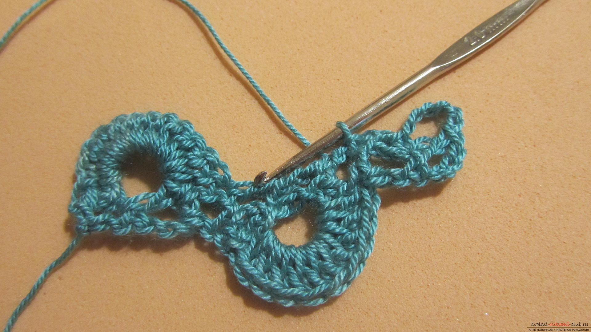 The master class will tell you in detail about crochet work on an openwork scarf. Photo number 20