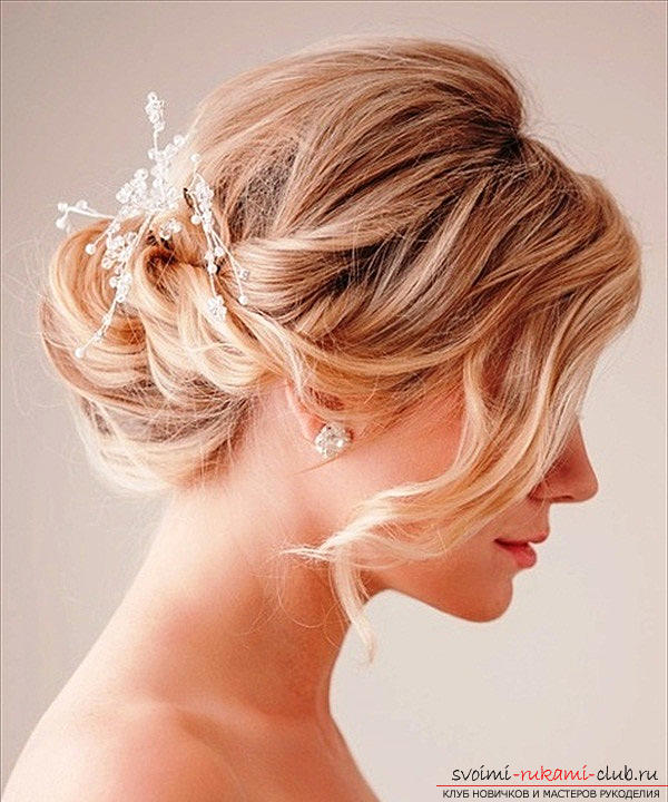 Learn how to make beautiful wedding hairstyles on medium hair with your own hands. Photo # 2