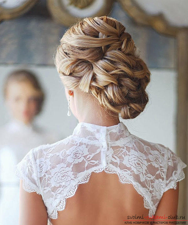 Learn how to make beautiful wedding hairstyles on medium hair with your own hands. Photo number 15
