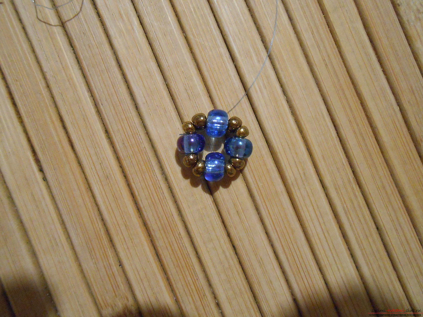 This master class with a scheme will teach you how to make earrings from beads with your own hands. Photo №4