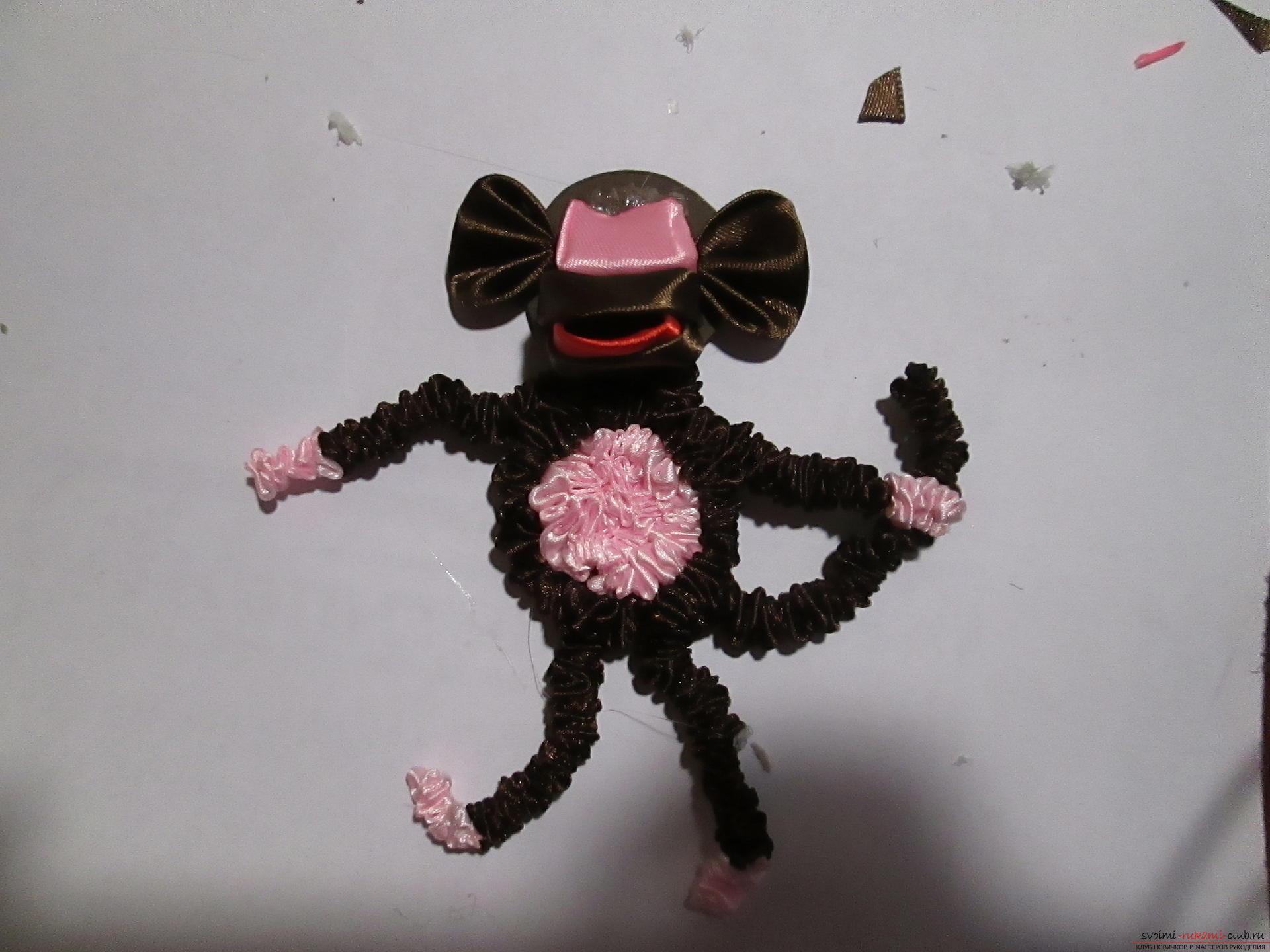 The master class will teach you how to make your own hands a New Year craft, the symbol of 2016 is a monkey. Photo # 24
