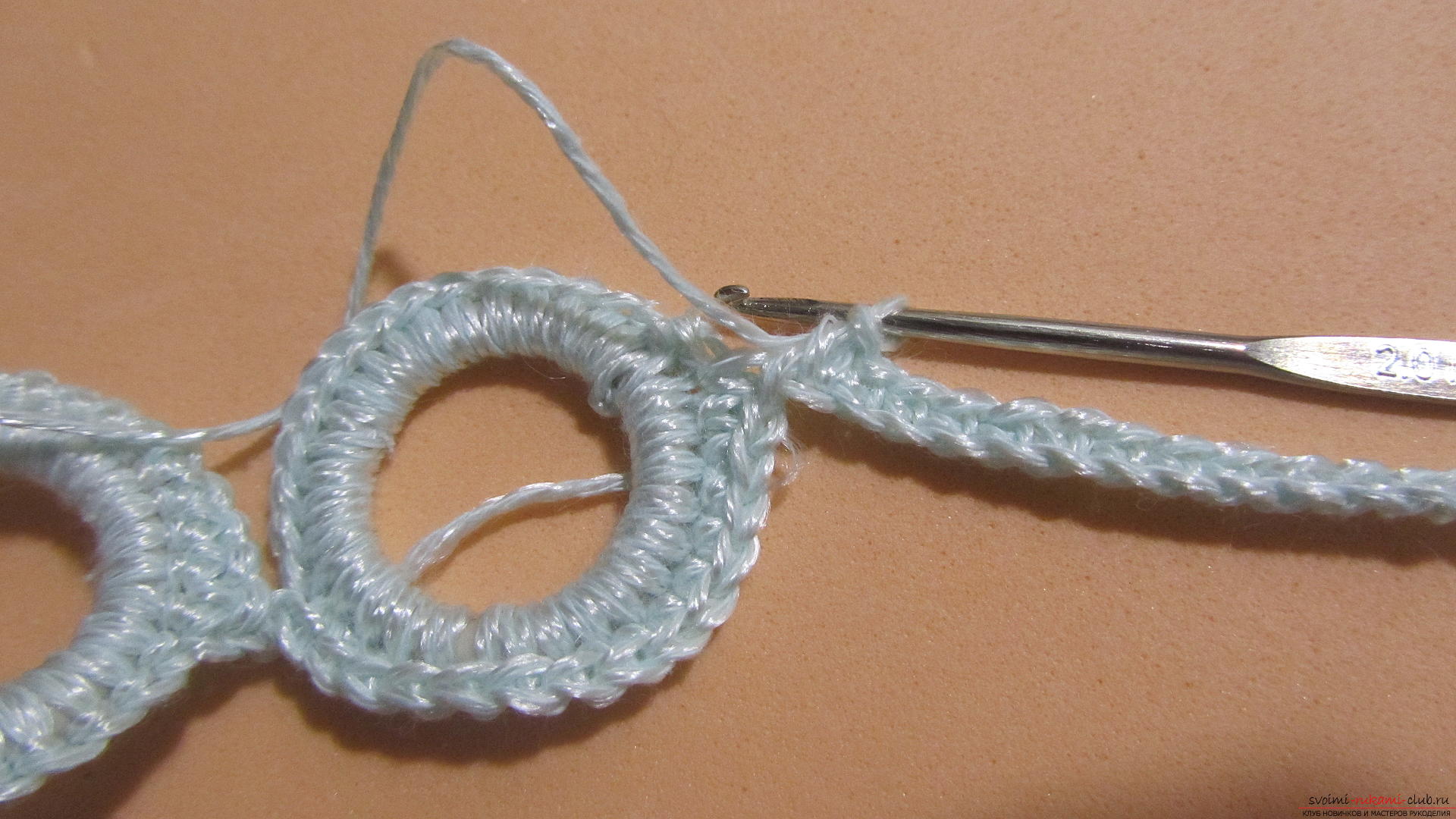 Denne mesterklasse vil lære dig at lave smykker selv, en hjemmelavet halskæde kan hækles. Billede №30