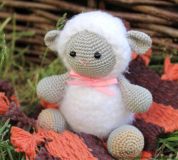 Tie the lamb amigurumi with your own hands using the hook: step-by-step description and photo. Photo Number 18