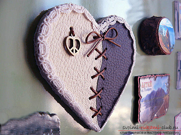 Geschenken voor Valentijnsdag met hun eigen handen, verschillende variaties van het maken van Valentijnsdagkaarten met hun eigen handen, een magneet in de vorm van een hart als een geschenk aan uw geliefde .. Foto №15