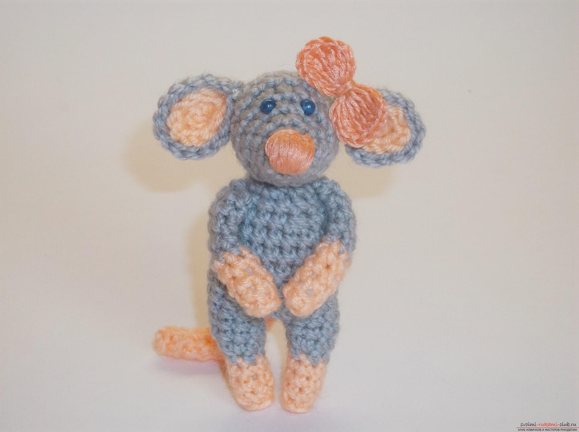 Photos for a lesson on crochet toys 