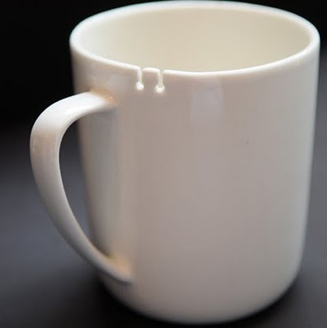 tea cup with slots for a sachet