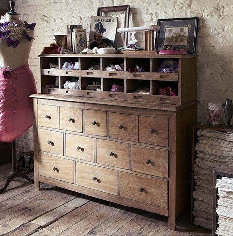 Country chest of drawers