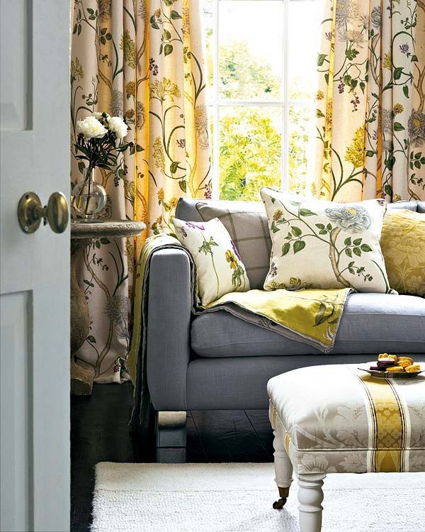 Warm shades and floral pattern in the living room