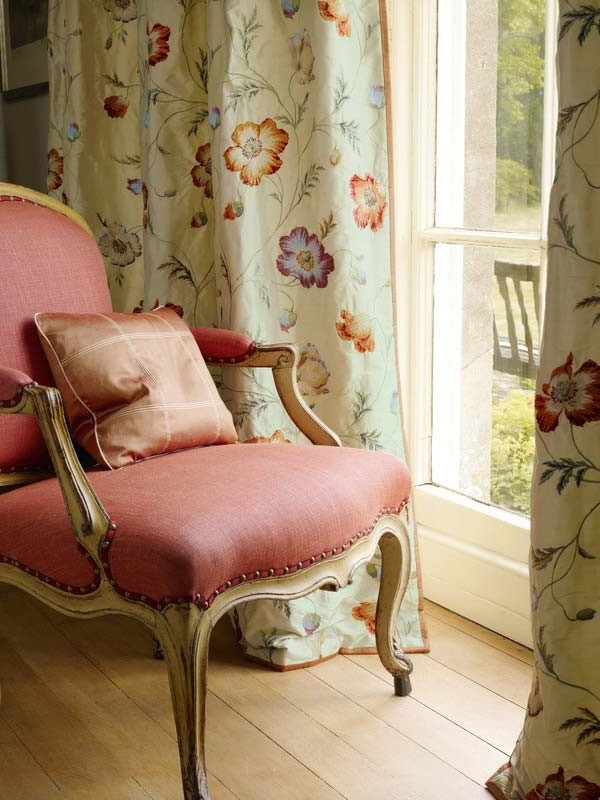 Curtains with flowers - the easiest way to use this print in your decor