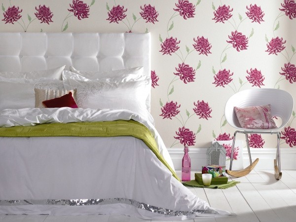 Wallpaper with flowers in the design of the bedroom photo