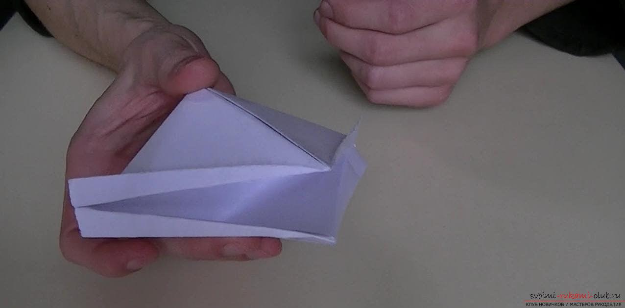 Handmade frog-boat Origami made of paper. Picture №3