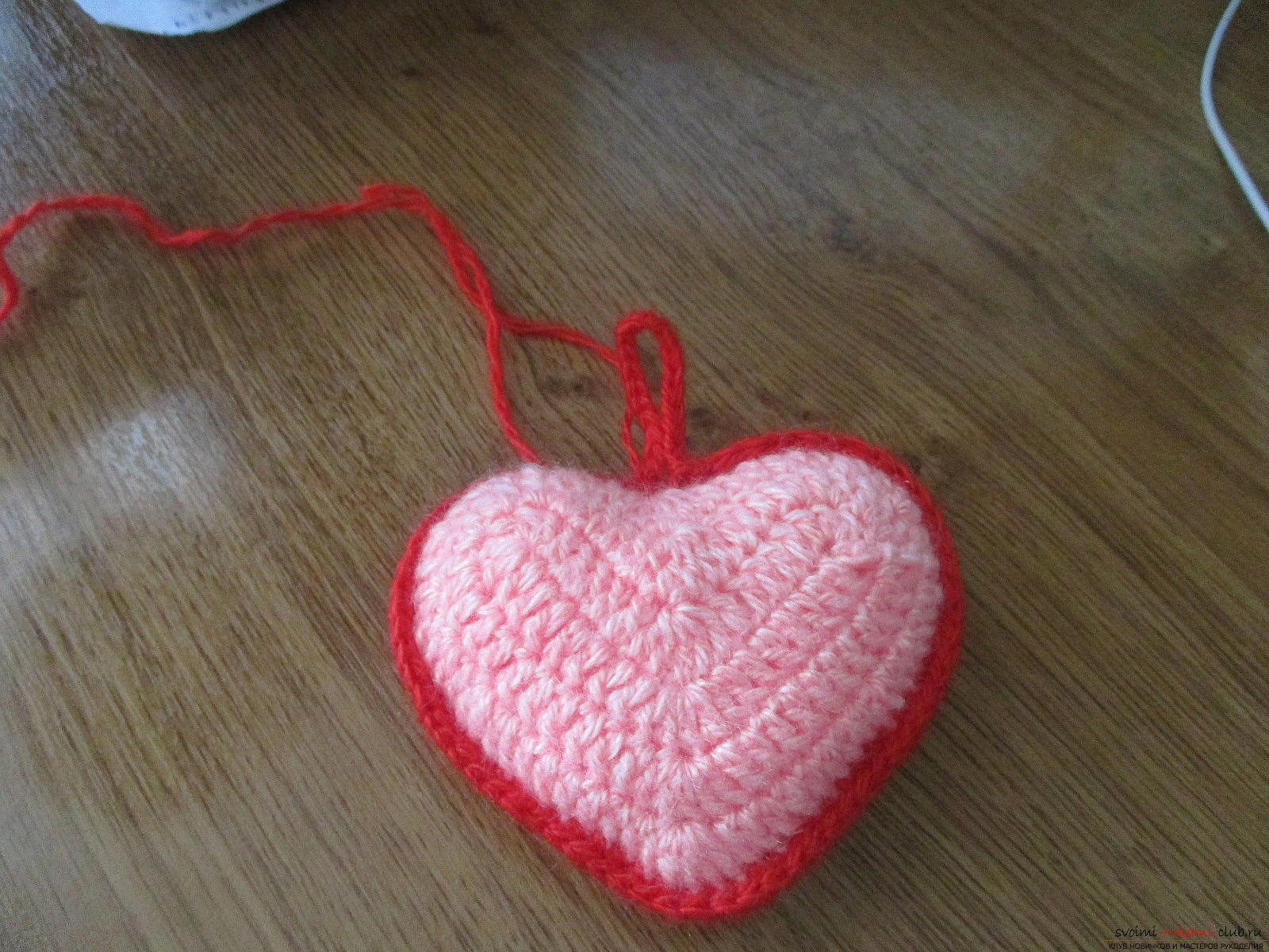 Deze masterclass leert je hoe je je eigen valentines kunt maken - een cadeau voor 14 februari. Fotonummer 18