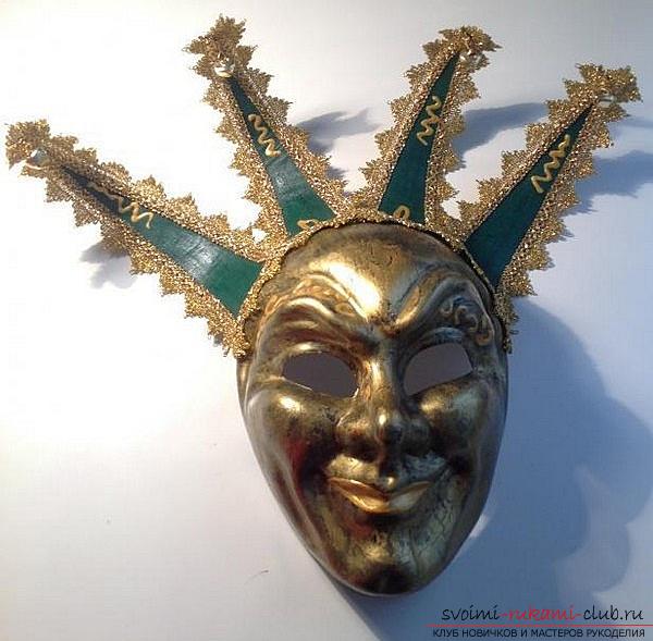 How to make a beautiful mask in the Venetian style for decorating the house, step by step photos and description. Photo №6