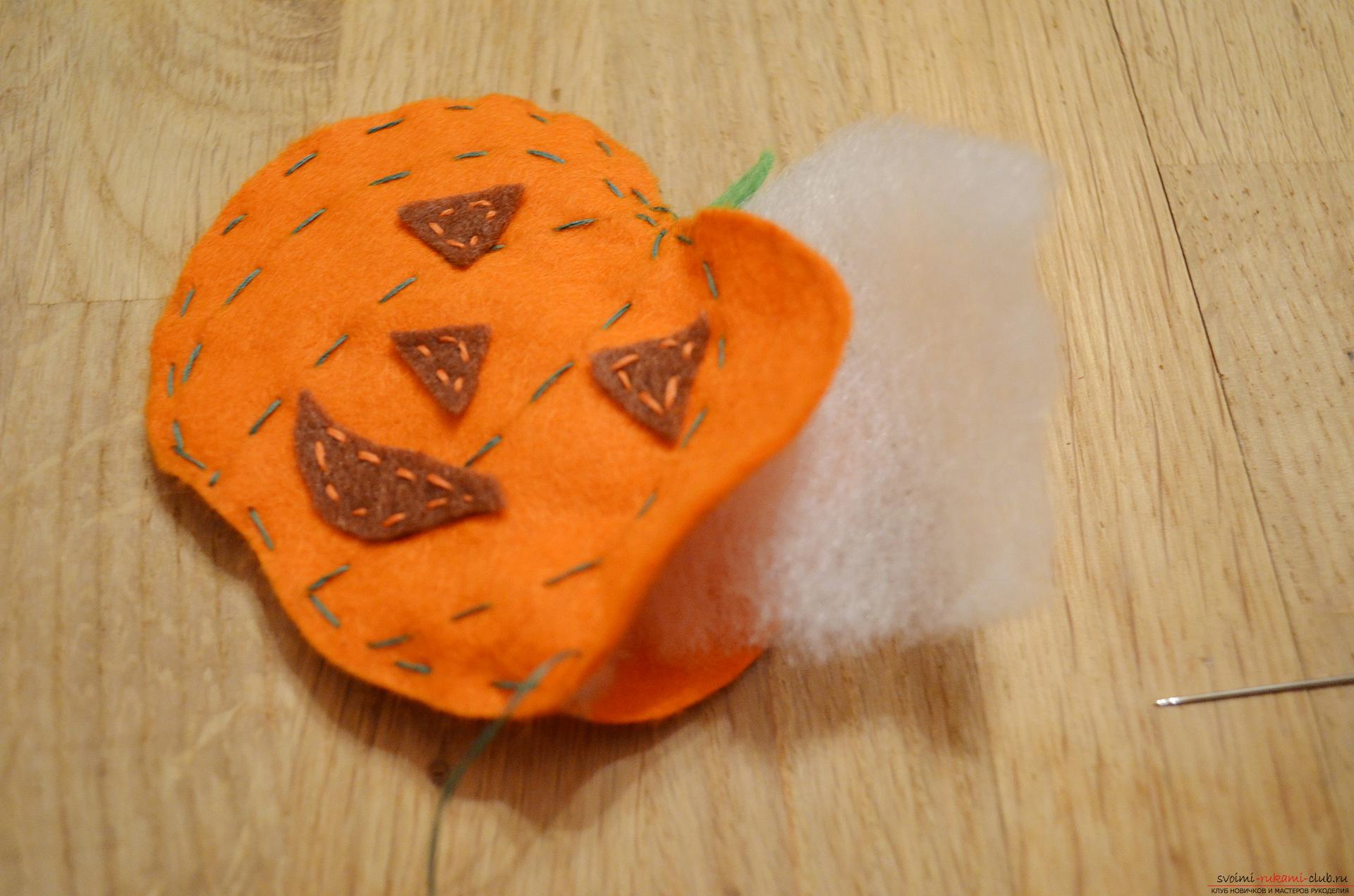 Photos for a lesson on making a pumpkin of felt on Halloween. Picture №10