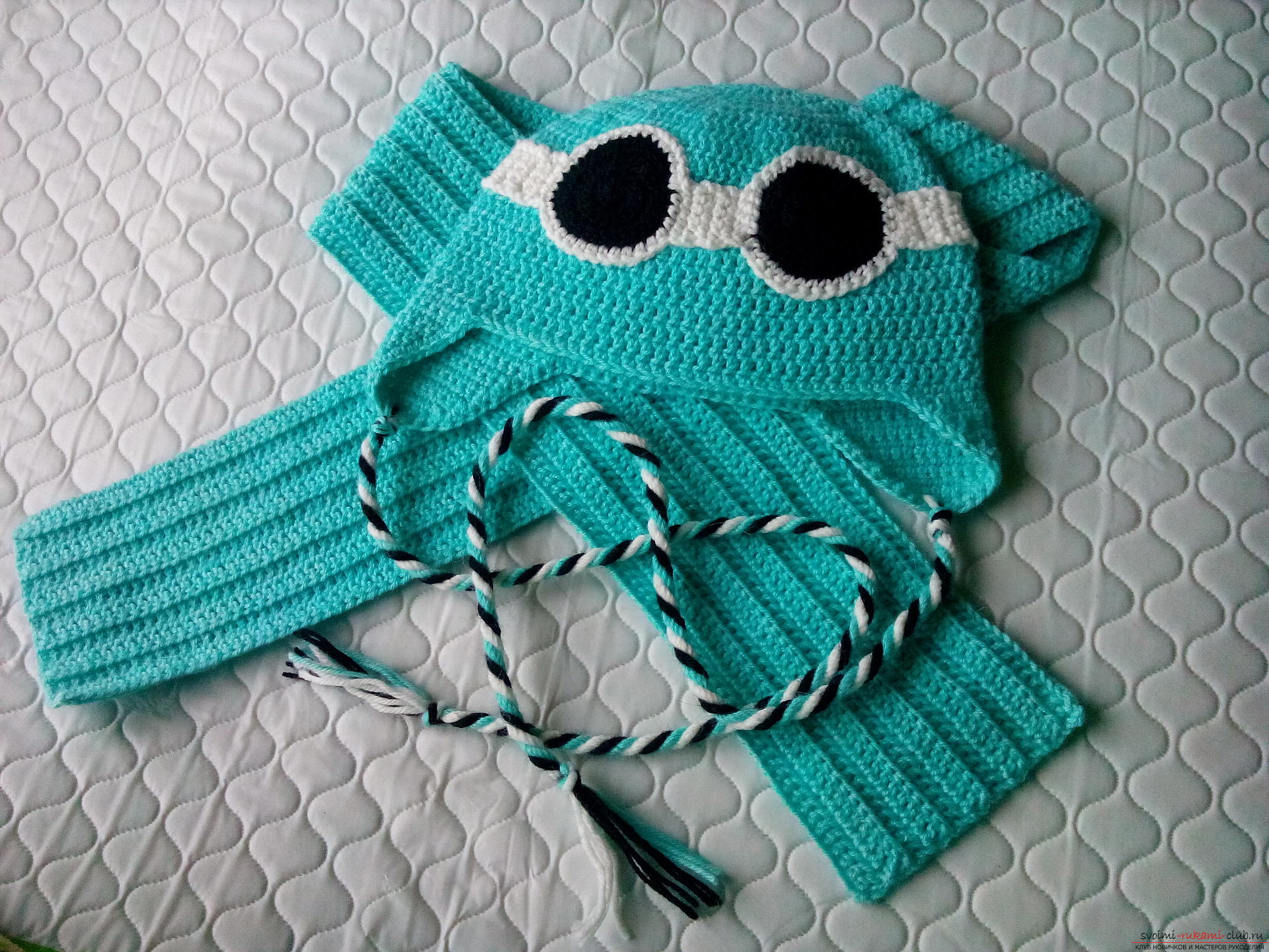 Step-by-step description and photo of the crochet crochet kit for the boy from the cap and scarf. Photo Number 19
