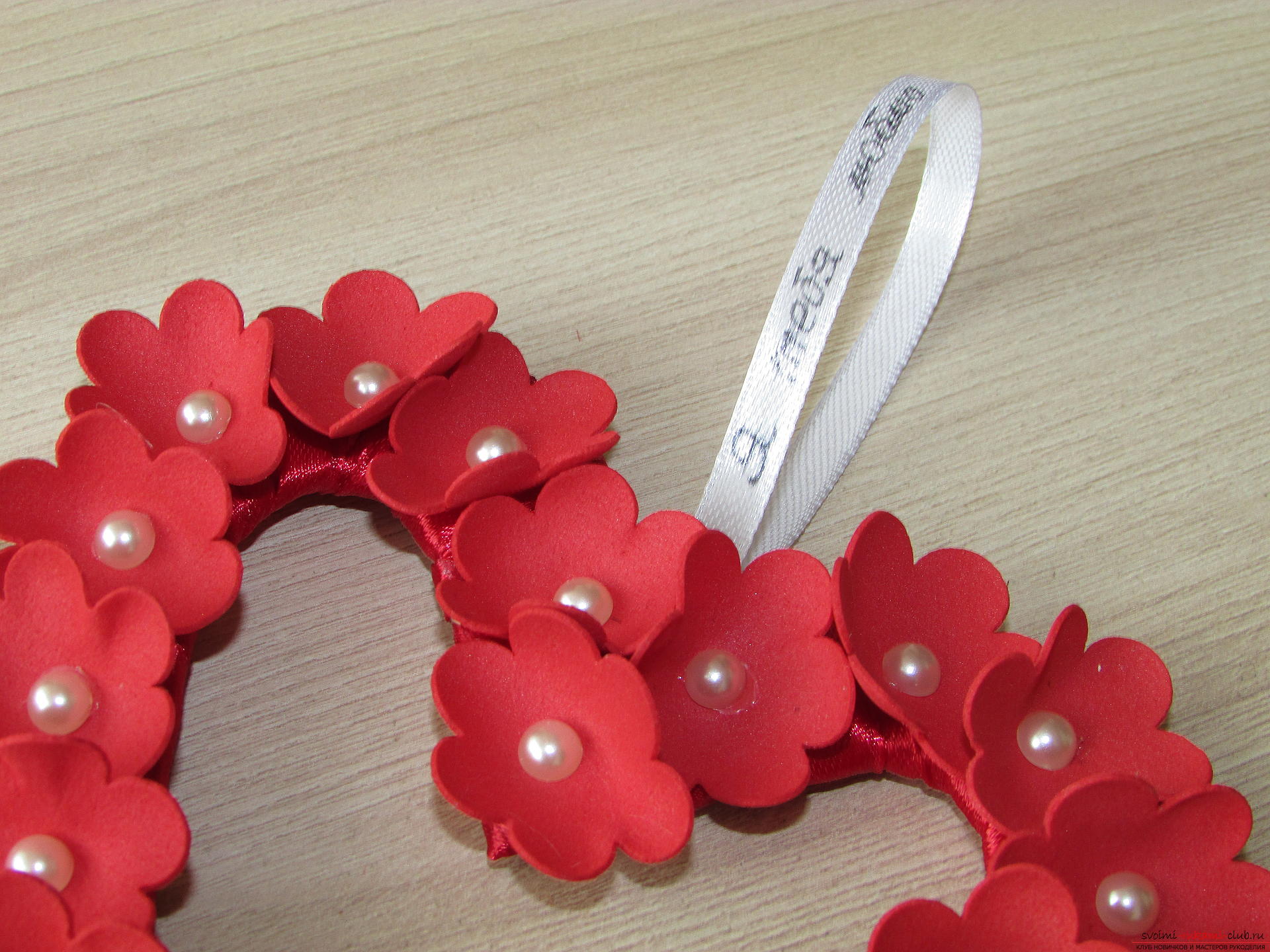 In this master class you will learn how to make an original valentine on February 14th. Photo number 12