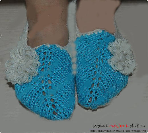 Blue house slippers with knitting needles. Photo №1