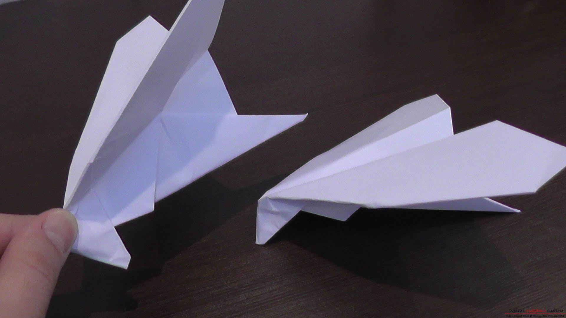 Methods of making paper airplanes in origami technique. Photo №1