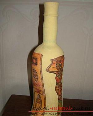 Botellas de decoupage en el estilo africano, artesanías deconchas, cómo hacer un mosaico de conchas con sus propias manos, un mosaico hecho de cáscara de huevo en una botella de vidrio, una clase magistral detallada sobre la decoración de botellas en estilo africano .. Foto # 13