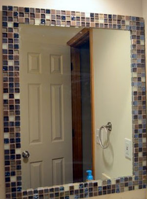 Класний декор дзеркала у ванній кімнаті
