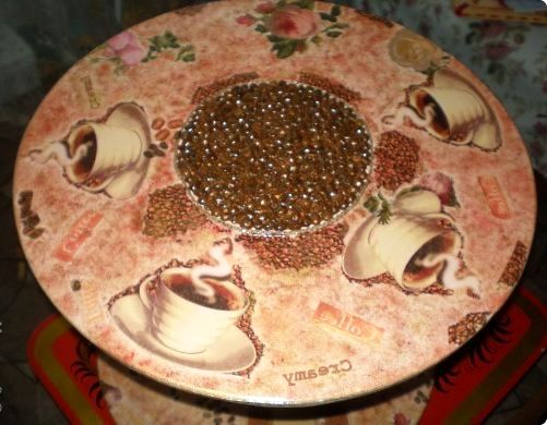 decoupage of the table from the coil from the cable