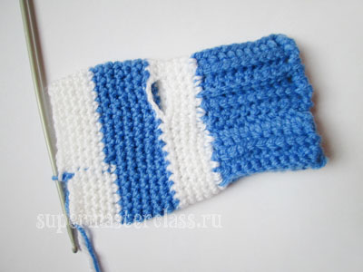 Crochet baby mittens for beginners