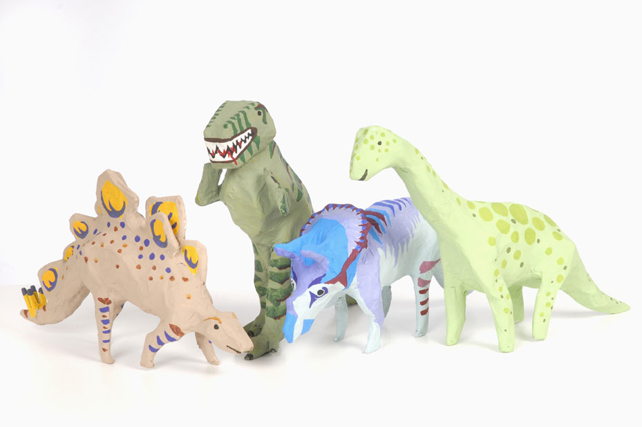 динозаврів ліплять діти