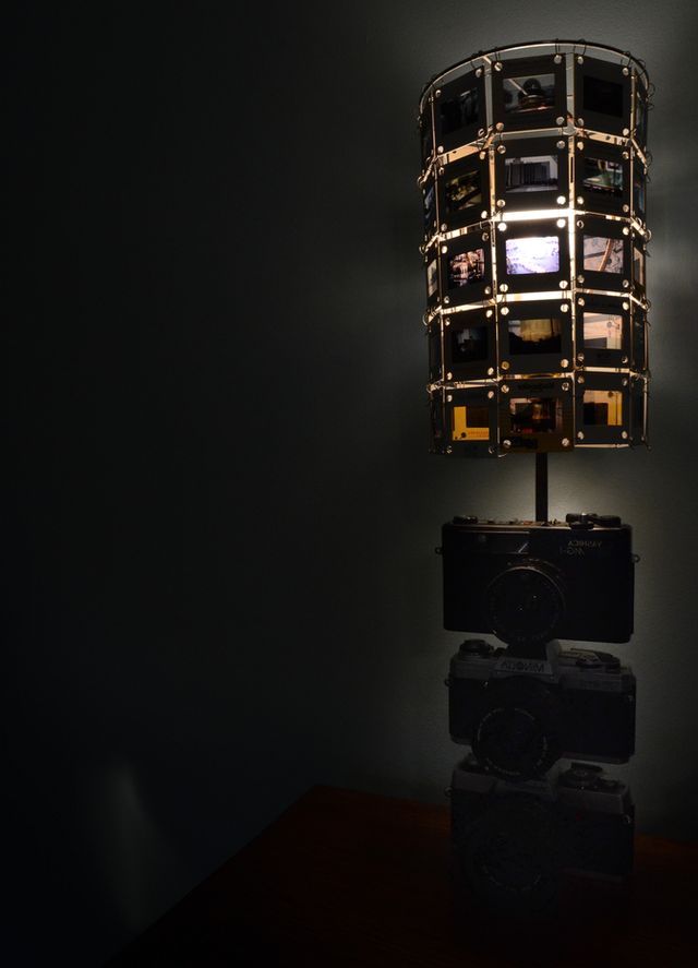 DIY stolní lampa z kamer a skluzů