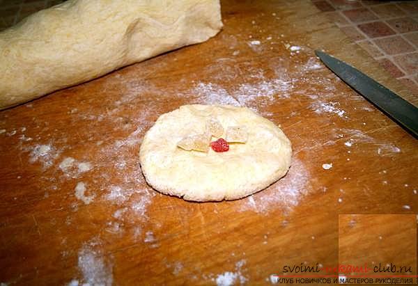Как да готвя вкусни Новогодишни бисквитки, стъпка по стъпка производствени снимки, оригинална идея за тавичка в тема на Нова година. Снимка №13