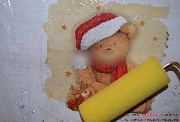 Decoupage of a Christmas gift box for Christmas presents - a master class. Photo №5