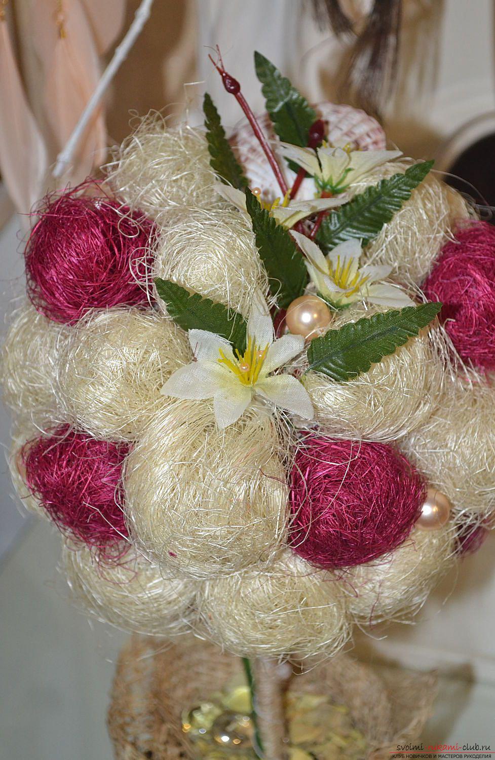 Topiary of sisal with beads. Picture №3