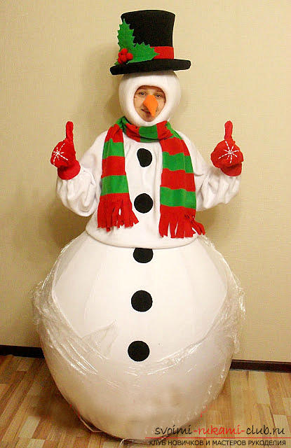 Carnavalkostuums, Nieuwjaarskostuums met hun eigen handen, hoe maak je een sneeuwpop kostuum voor een jongen met hun eigen handen .. Foto # 1