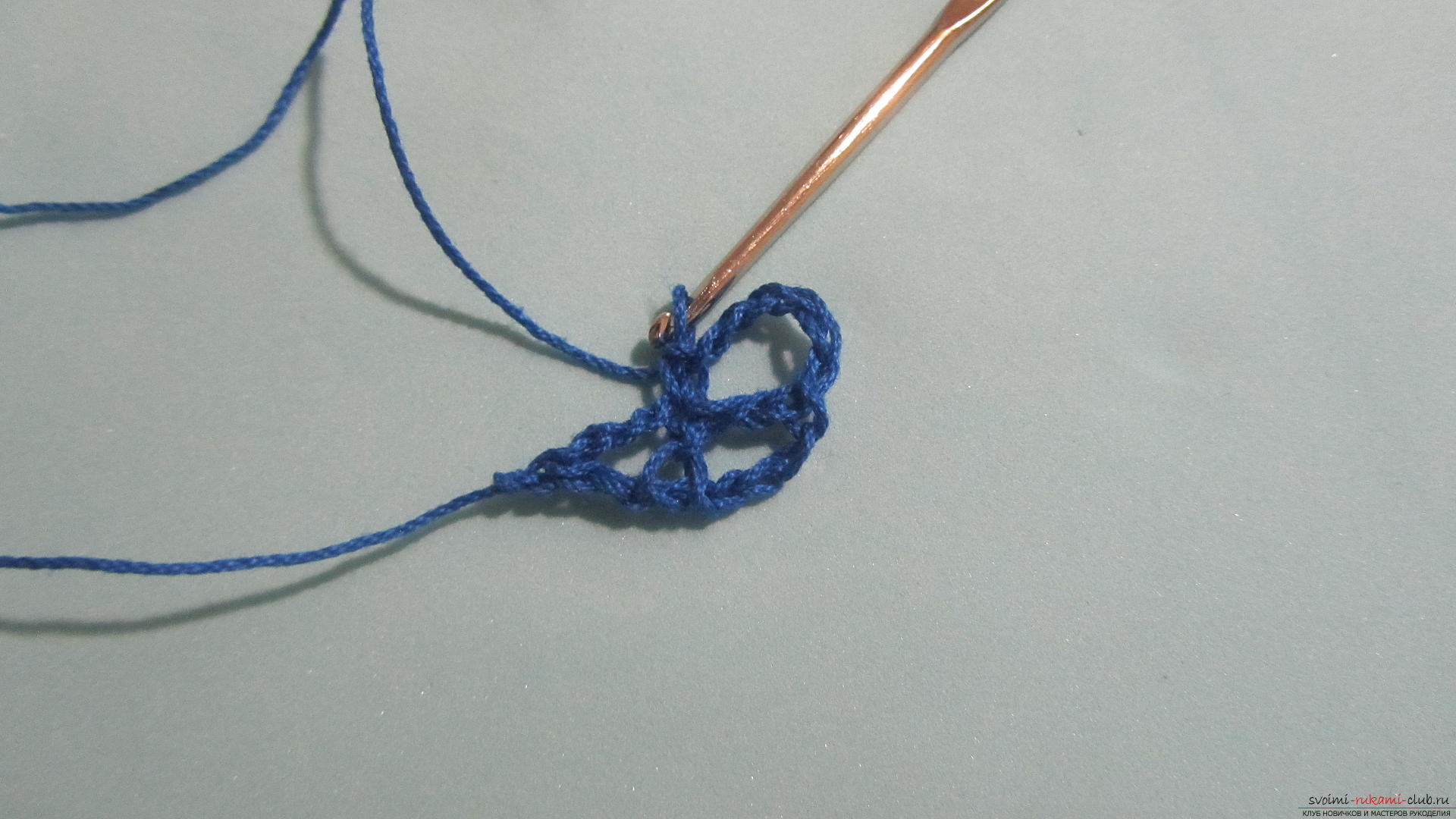 This detailed master class with a diagram and a description will teach you how to create a crocheted brooch. Photo №6