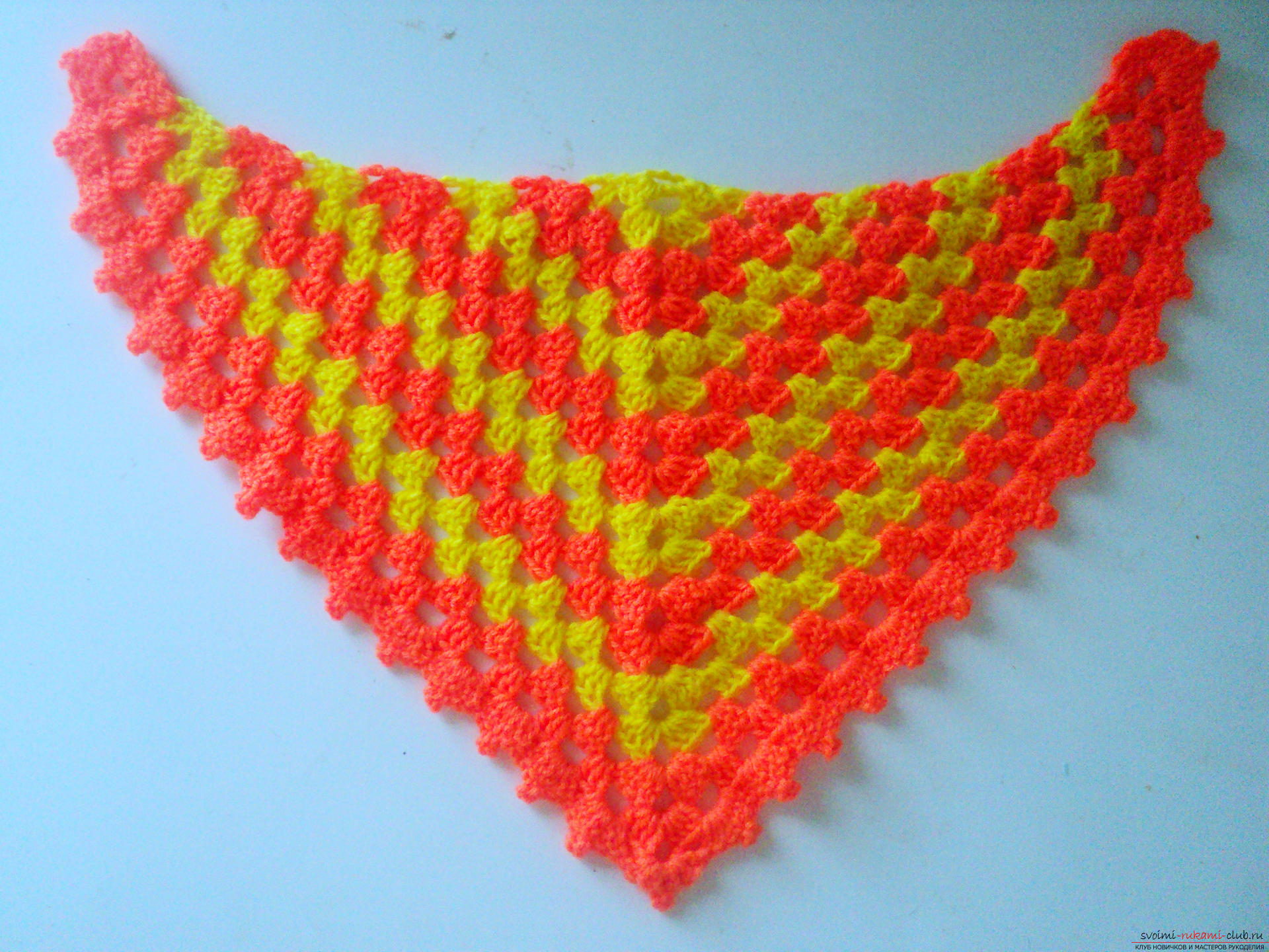 This detailed master class of crocheting for beginners will teach how to crochet the openwork kerchief. Photo # 1