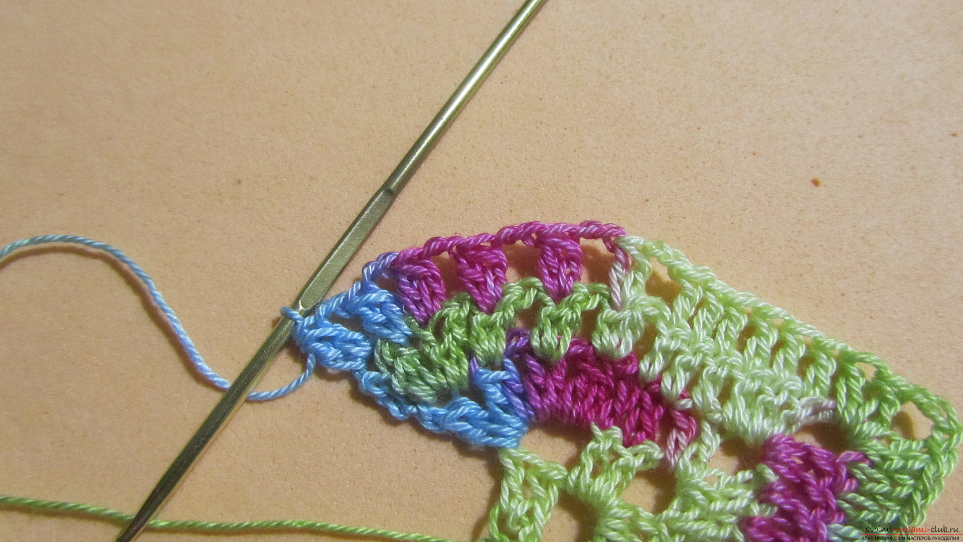 This master class with a pattern and description of crochet will teach you how to knit lace with hearts .. Photo # 29