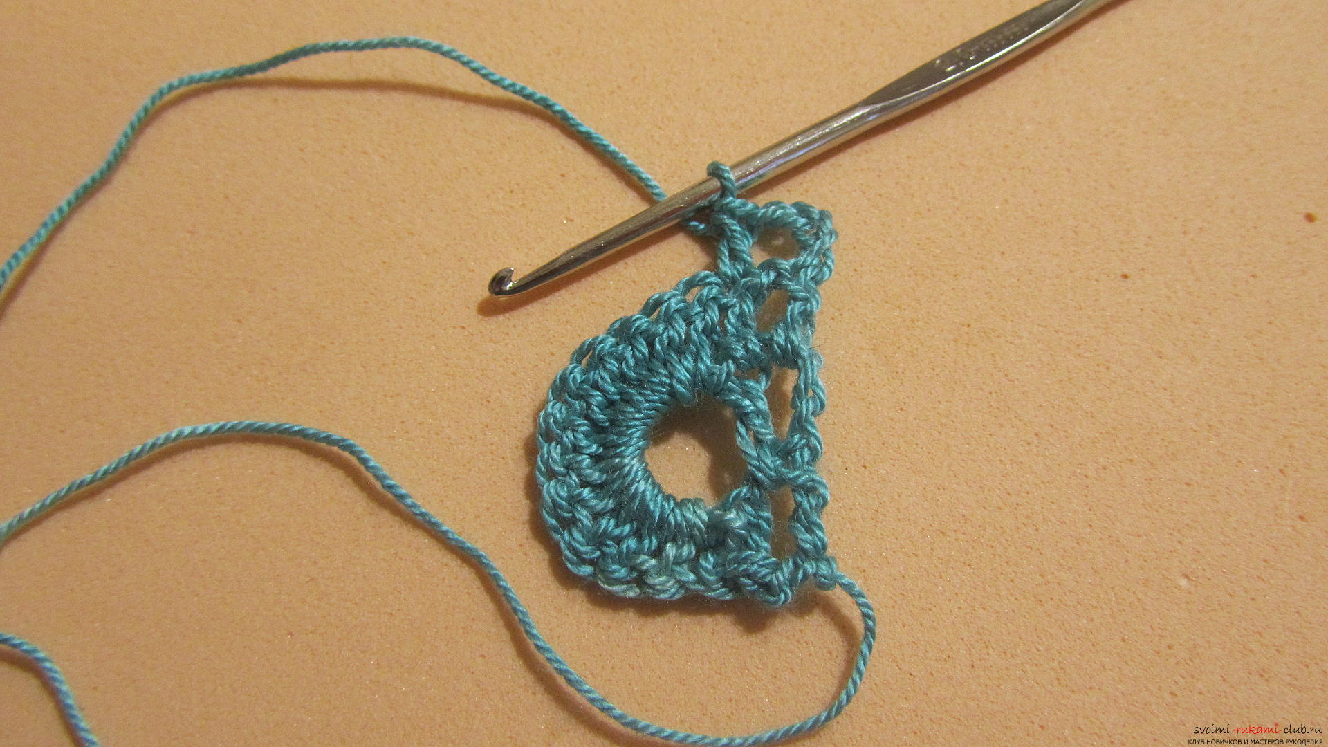 The master class will tell you in detail about crochet work on an openwork scarf. Photo Number 11
