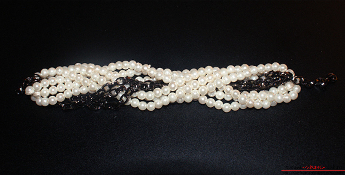 How to replicate the bracelet from Chanel from pearls with chains? It's easy to do it yourself using this manual !. Photo №1