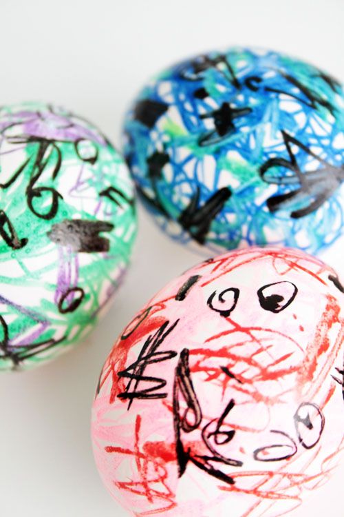 Velikonoční vejce, malované značkami a značkami
