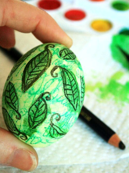 master-class painting of Easter eggs with watercolor and watercolor pencil