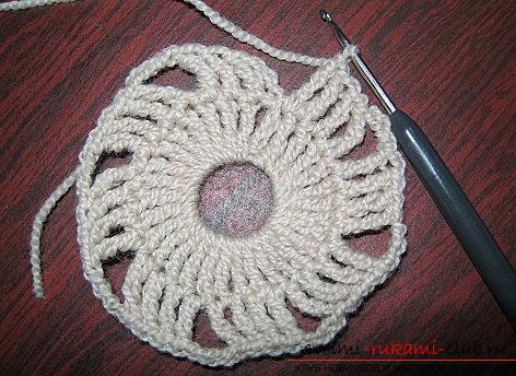 Knitting a circular napkin crochet for beginners - a circular napkin with a pattern. Photo №7